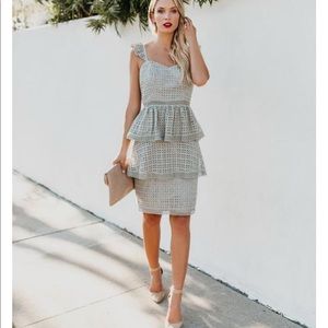 Vici Dress size large. Never worn!